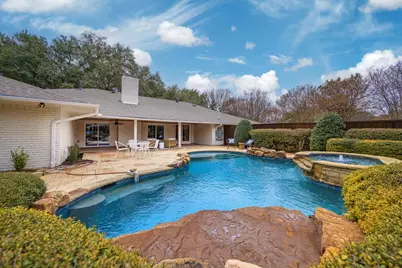 3939 Courtshire Drive, Dallas, TX 75229 - Photo 4