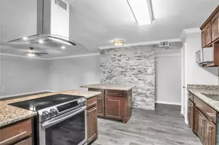 220 Blair Ln, Arlington, TX 76014 - Photo 10