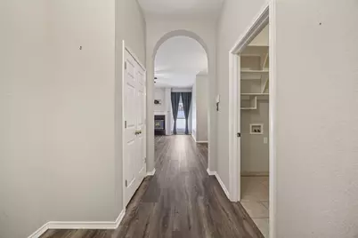 6406 Scotsbluff Court, Arlington, TX 76001 - Photo 2