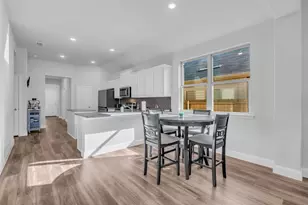 912 Crockett St, Aubrey, TX 76227 - Photo 10