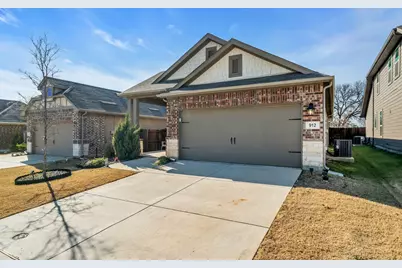 912 Crockett Street, Aubrey, TX 76227 - Photo 2