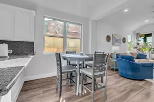 912 Crockett St, Aubrey, TX 76227 - Photo 12
