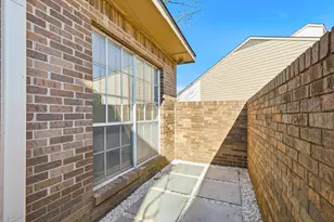 13031 Burninglog Ln, Dallas, TX 75243 - Photo 4