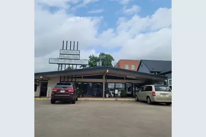 402 W Ennis Avenue, Ennis, TX 75119 - Photo 1