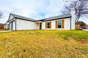 2602 Bennington Ct, Grand Prairie, TX 75052 - Photo 2