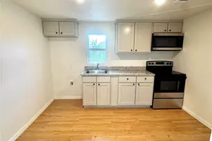 251 E Crow St, Stephenville, TX 76401 - Photo 4