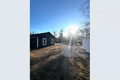 251 E Crow Street, Stephenville, TX 76401 - Photo 14