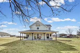 2026 Christian Rd, Ennis, TX 75119 - Photo 4