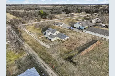 2026 Christian Road, Ennis, TX 75119 - Photo 36