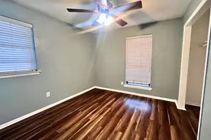 201 Lester St, Burleson, TX 76028 - Photo 8