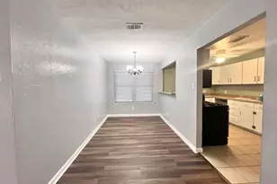 201 Lester St, Burleson, TX 76028 - Photo 4