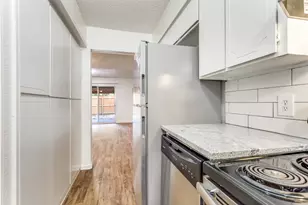 826 Wildwood Ln, Grapevine, TX 76051 - Photo 12