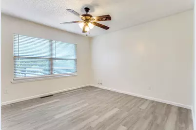 826 Wildwood Lane, Grapevine, TX 76051 - Photo 14