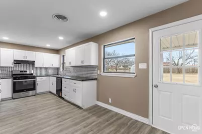 1611 Singleton Avenue, Wichita Falls, TX 76302 - Photo 10