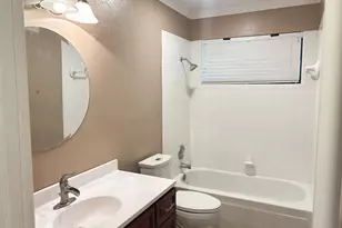 6017 Shady Valley Ct, Garland, TX 75043 - Photo 8