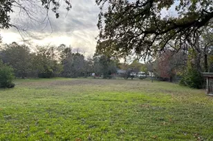 1013 Red Oak St, Azle, TX 76020 - Photo 12