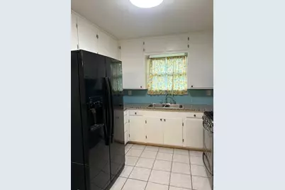 1013 Red Oak Street, Azle, TX 76020 - Photo 4