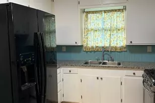 1013 Red Oak St, Azle, TX 76020 - Photo 4