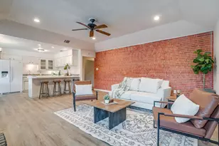 800 Crestview Dr, Burleson, TX 76028 - Photo 8