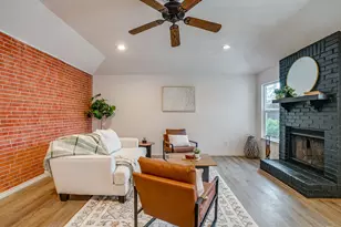 800 Crestview Dr, Burleson, TX 76028 - Photo 12