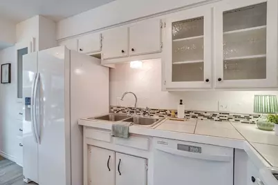 800 Crestview Drive, Burleson, TX 76028 - Photo 18