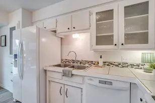 800 Crestview Dr, Burleson, TX 76028 - Photo 18