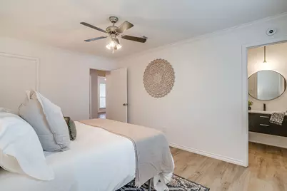 800 Crestview Drive, Burleson, TX 76028 - Photo 24