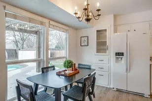 800 Crestview Dr, Burleson, TX 76028 - Photo 14