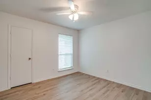 800 Crestview Dr, Burleson, TX 76028 - Photo 28