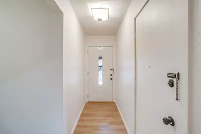 800 Crestview Drive, Burleson, TX 76028 - Photo 4