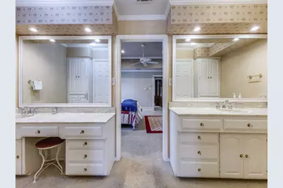 9915 Wood Forest Drive, Dallas, TX 75243 - Photo 22