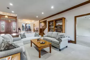 9915 Wood Forest Dr, Dallas, TX 75243 - Photo 8