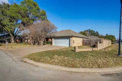 7017 Baseline Lane, Fort Worth, TX 76133 - Photo 2