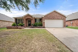 717 Boone Trail, Mansfield, TX 76063 - Photo 2
