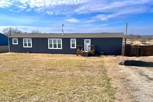 627 Kentucky Town Rd, Whitewright, TX 75491 - Photo 1