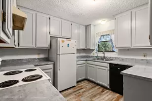 2305 Gilbert Cir, Arlington, TX 76010 - Photo 6