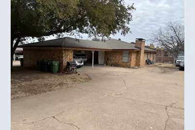 2725 Petersburg Drive, Arlington, TX 76014 - Photo 2