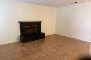 2725 Petersburg Dr, Arlington, TX 76014 - Photo 10