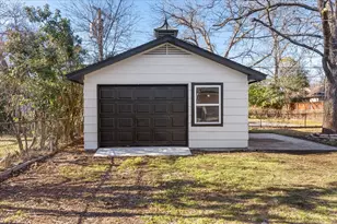 10129 Newcombe Dr, Dallas, TX 75228 - Photo 4