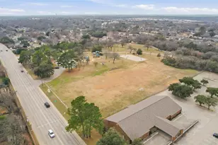 3910 Firethorn Dr, Arlington, TX 76017 - Photo 32