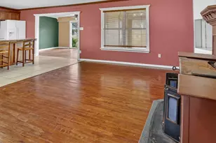 135 Lakeview Dr, Runaway Bay, TX 76426 - Photo 6