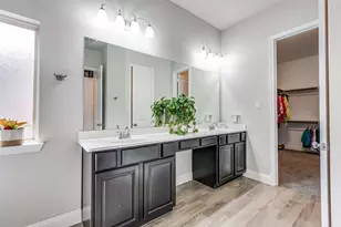 329 Valentino Wy, Grand Prairie, TX 75052 - Photo 14