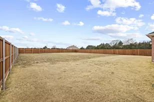 899 W Cardinal St, Ector, TX 75439 - Photo 2