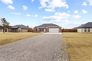 899 W Cardinal St, Ector, TX 75439 - Photo 1