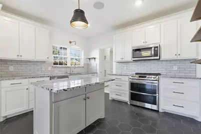 107 Sunset Drive, Cleburne, TX 76033 - Photo 4