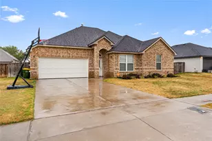 423 Stoneridge Dr, Hillsboro, TX 76645 - Photo 2