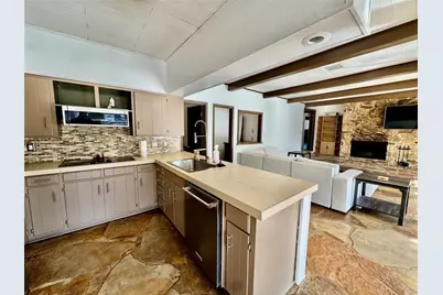 2000 Mill Creek Drive, Arlington, TX 76010 - Photo 14