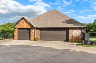 7401 Hilltop Dr, Fort Worth, TX 76108 - Photo 2