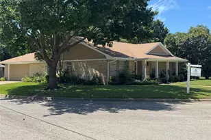 101 Noel St, Waxahachie, TX 75165 - Photo 2