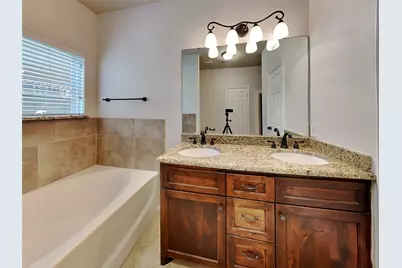 4921 Locke Avenue, Fort Worth, TX 76107 - Photo 10